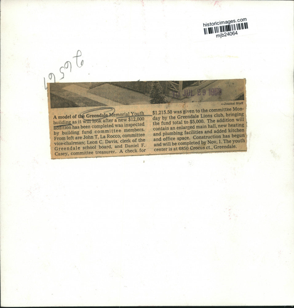 1958 Press Photo Model of Greendale Memorial Youth building, committee members