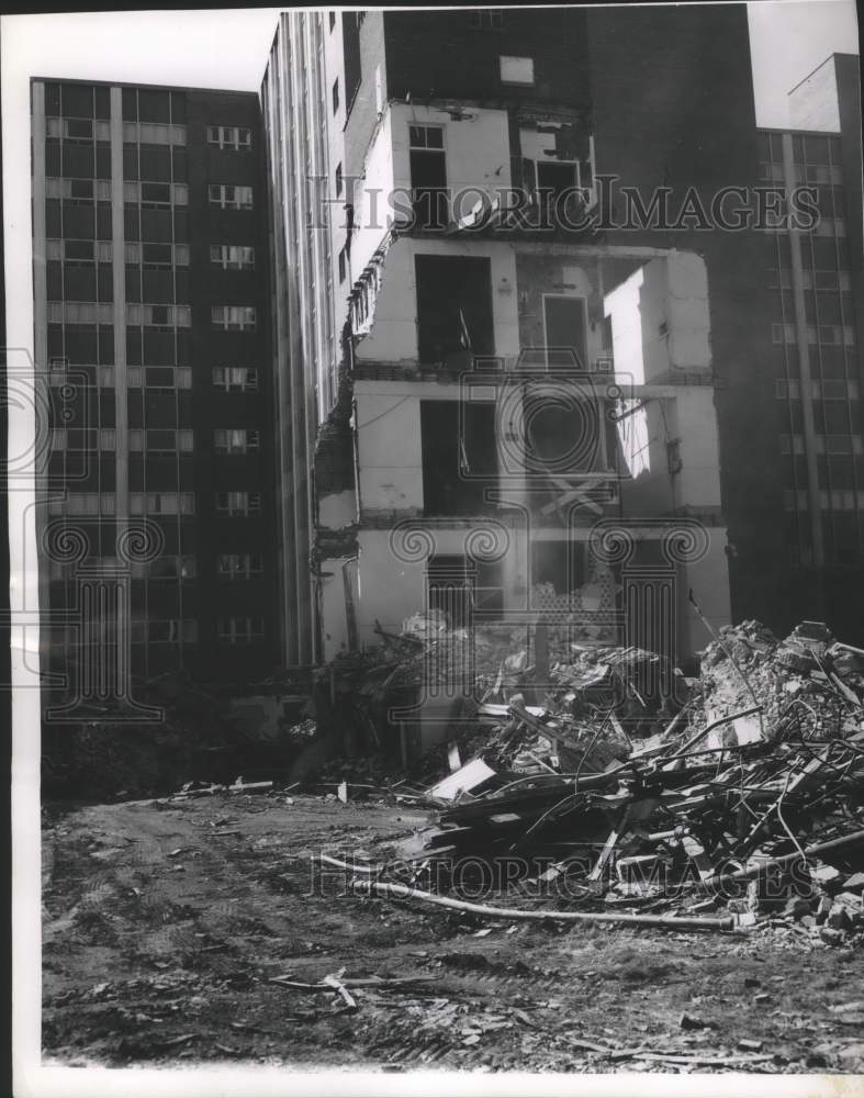 1958 Press Photo Demolition of St. Vincent Hospital, Green Bay, Wisconsin- Historic Images