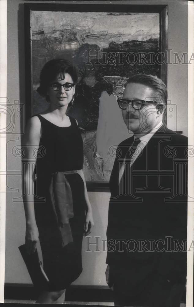Load image into Gallery viewer, 1962 Press Photo David E. Gray and Wife Jo Anna, Milwaukee, Wisconsin Artists
