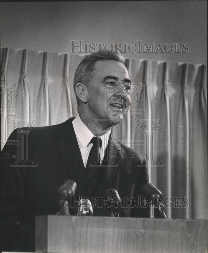 1967 Press Photo Senator Eugene McCarthy Democratic Minnesota - mjb24627- Historic Images