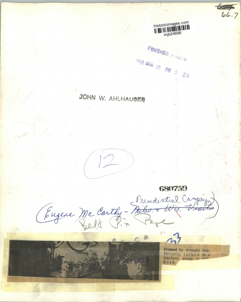 1968 Press Photo Senator Eugene McCarthy talks to a luncheon group in Oshkosh.