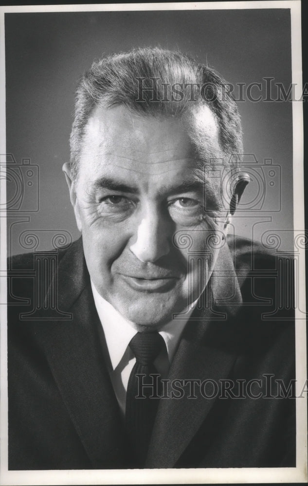 1968 Press Photo Senator Eugene McCarthy portrait in Milwaukee - mjb24710