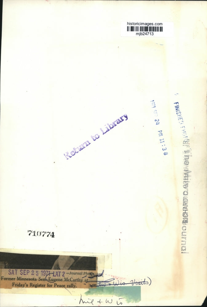 1971 Press Photo Senator Eugene McCarthy at Register for Peace rally, Milwaukee