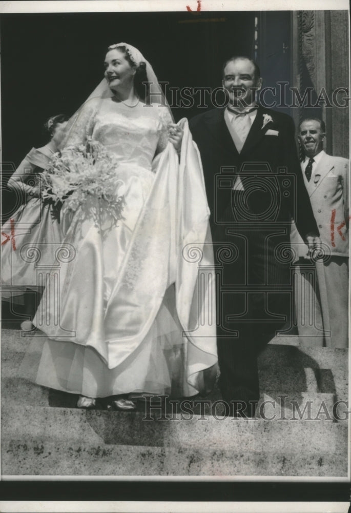 1953 Press Photo Senator Joseph McCarthy and Wife at Saint Matthews Cathedral