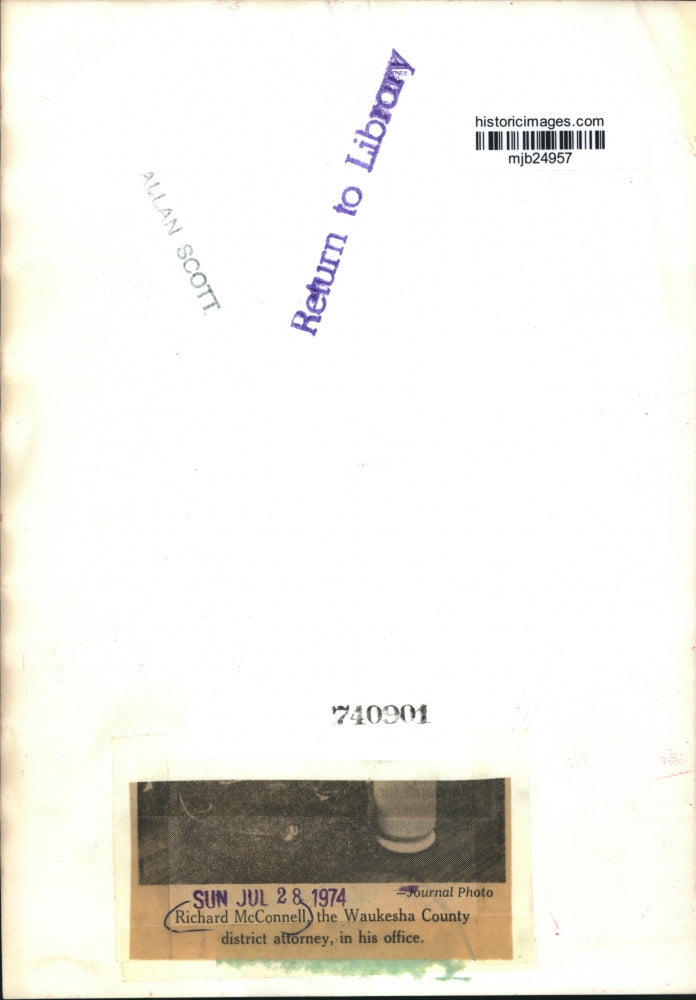 1974 Press Photo Waukesha County District Attorney Richard McConnell - mjb24957