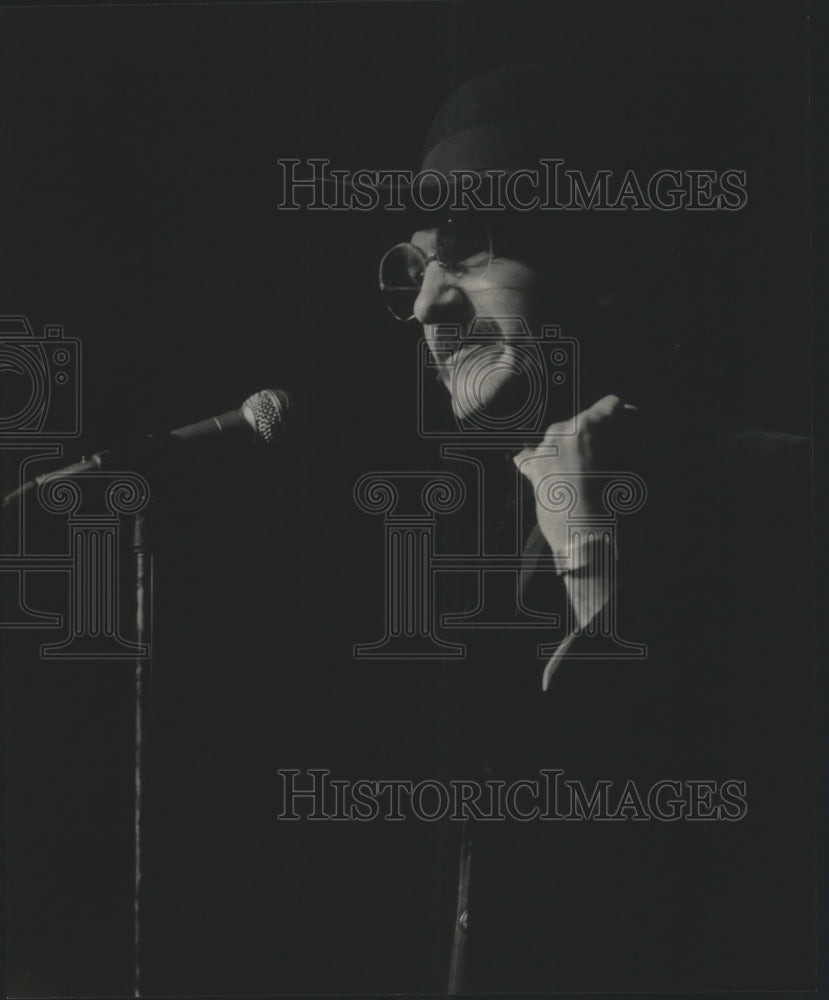 1983 Press Photo Comedian Don Novello, &quot; Father Guido Sarducci&quot;- Historic Images