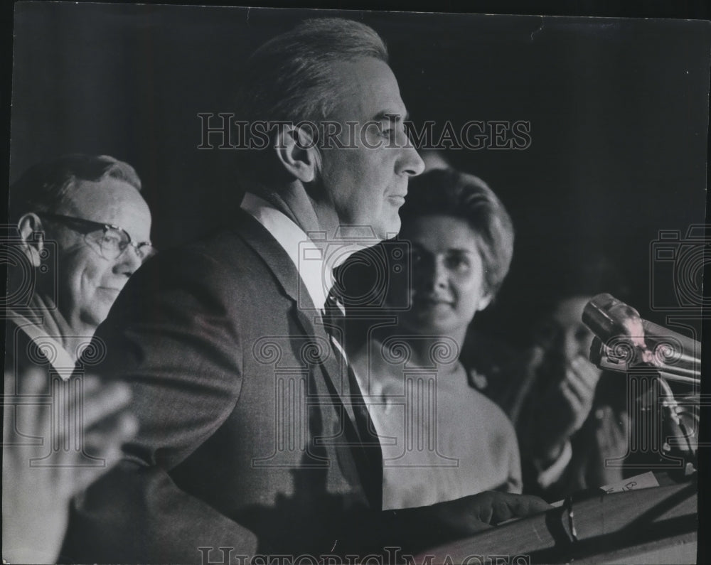 1968 Press Photo Presidential candidate Senator Eugene McCarthy in Wisconsin