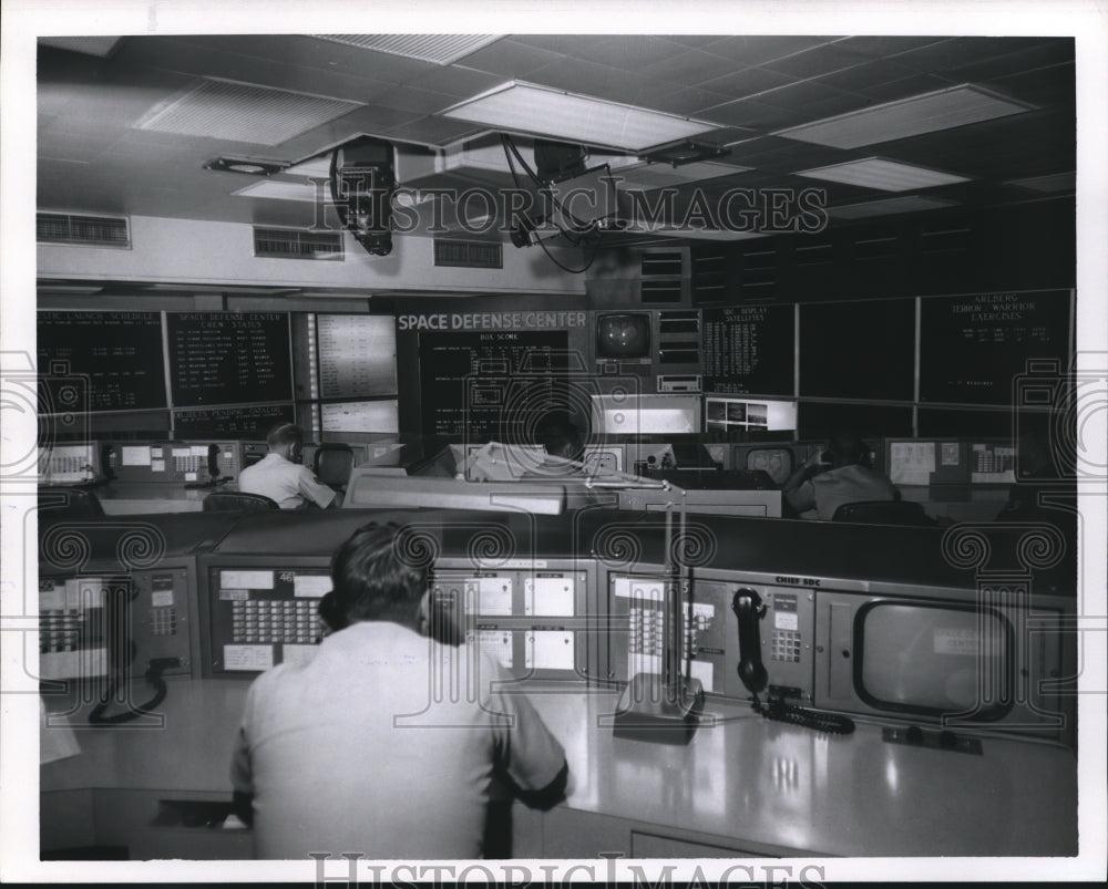 1969 Press Photo NORAD, Space Defense Center, space-watching, Colorado. - Historic Images