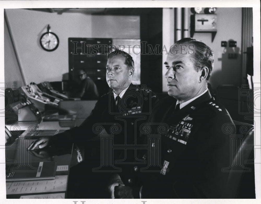 1969 Press Photo General Seth McKee and Lieutenant General Sharp, NORAD.- Historic Images