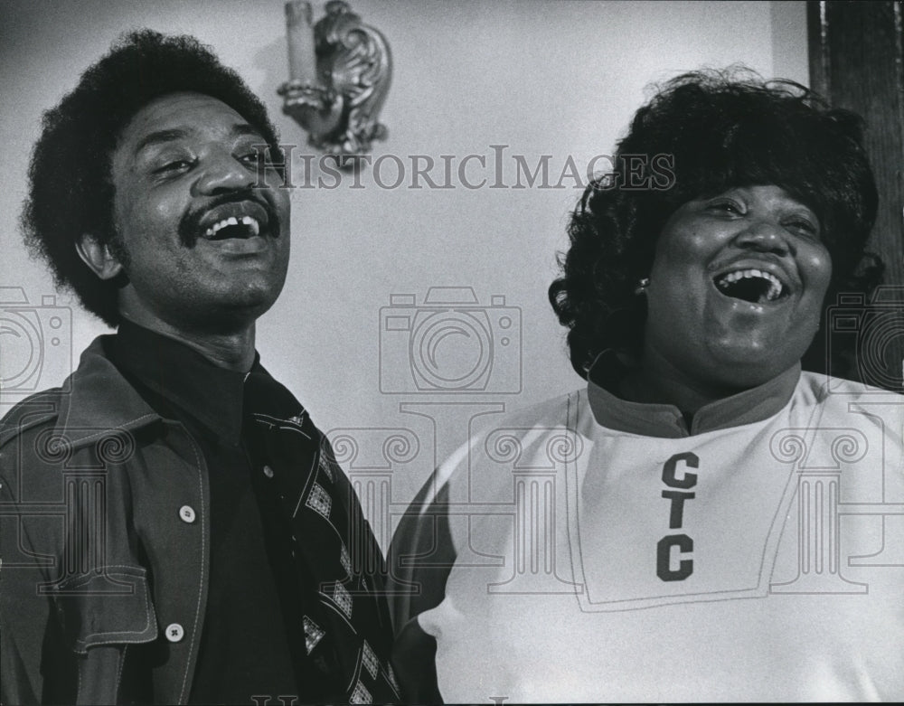 1977 Press Photo Reverend Frank Johnson and gospel singer Jessye Fowlkes - Historic Images