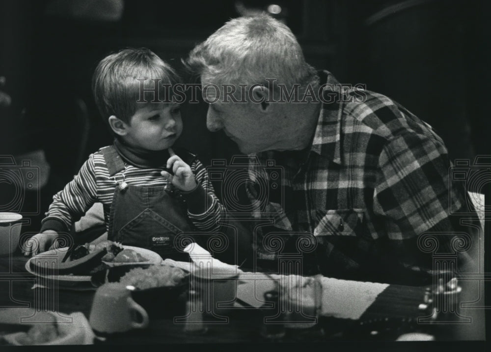 1889 Press Photo Ray Koller and grandson John at McNulty&#39;s 64th Annual Coon Feed- Historic Images