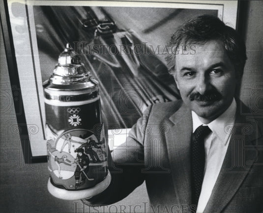 1984 Press Photo Vic Mader's Firm Produced Official Stein of the Winter Olympics- Historic Images