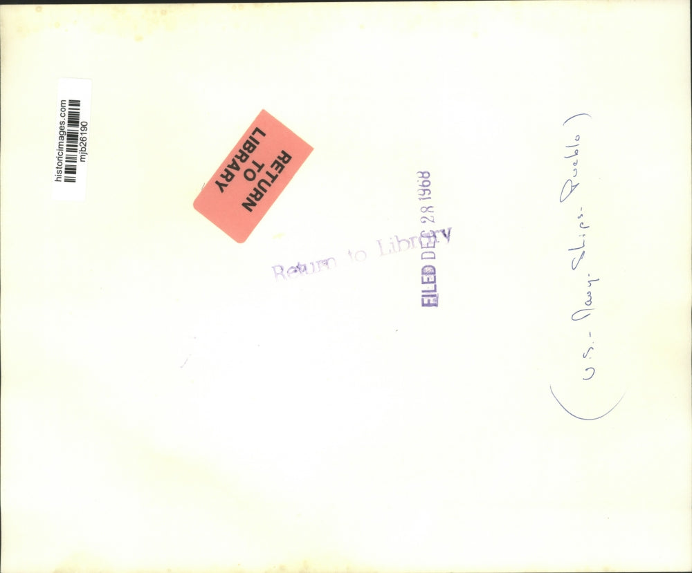 1968 Press Photo Navy officer welcomes captured Pueblo crewman to camp, Korea