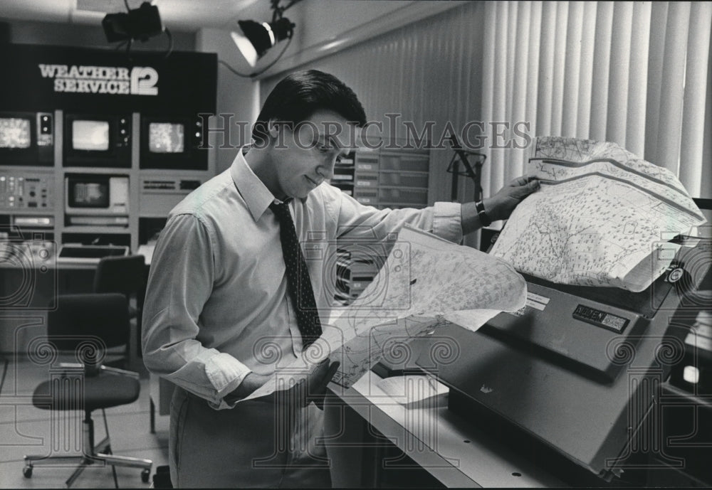 1983 Press Photo John Malan, WISN TV Weatherman, Milwaukee, Wisconsin- Historic Images