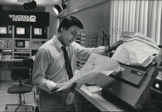 1983 Press Photo John Malan, WISN TV Weatherman, Milwaukee, Wisconsin- Historic Images