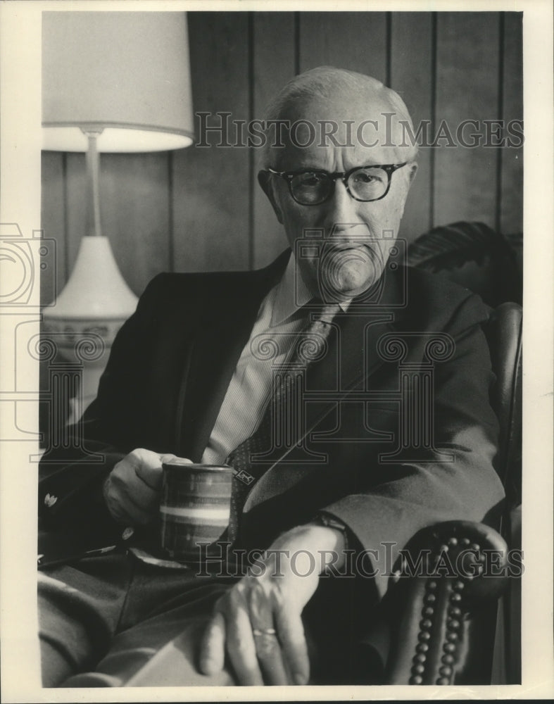 1984 Press Photo Jack E. Geist, Psychiatrist, St. Mary&#39;s Hill Hospital Milwaukee- Historic Images