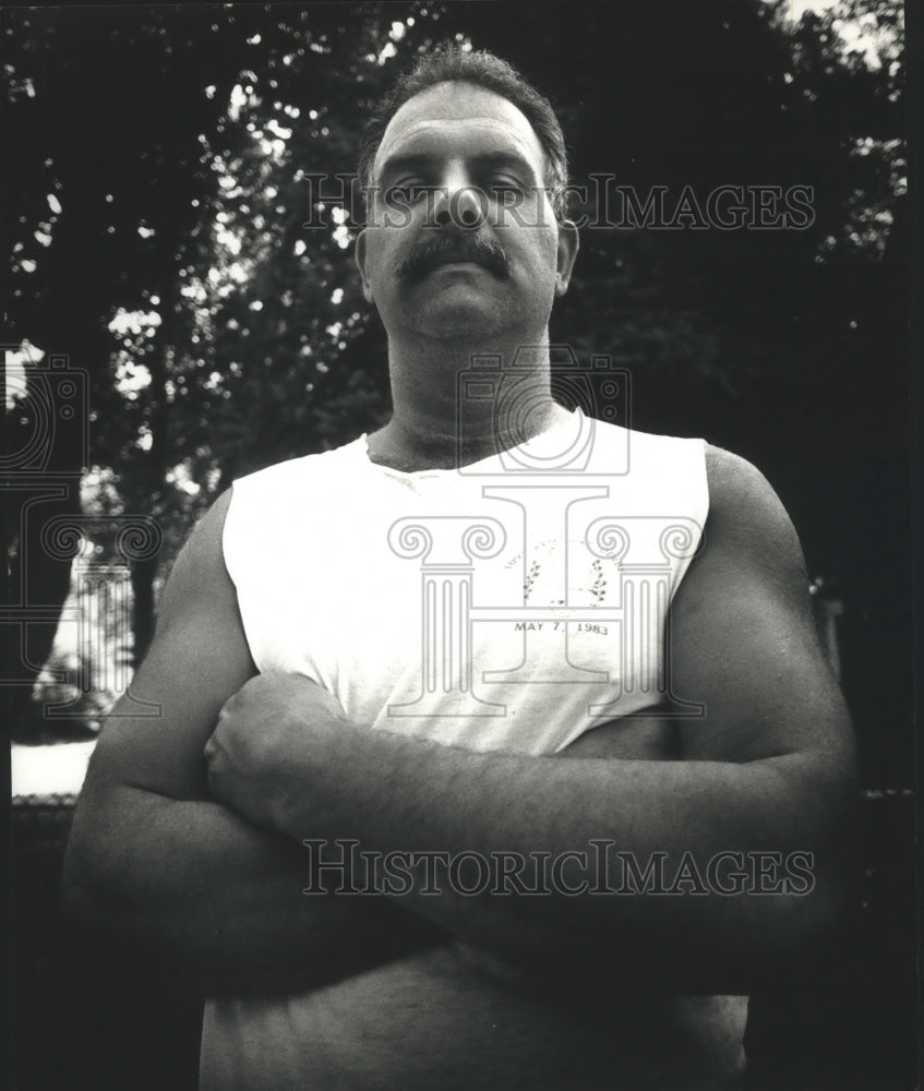 1989 Press Photo Bouncer and Post Office Worker, Bill Markert, Milwaukee- Historic Images