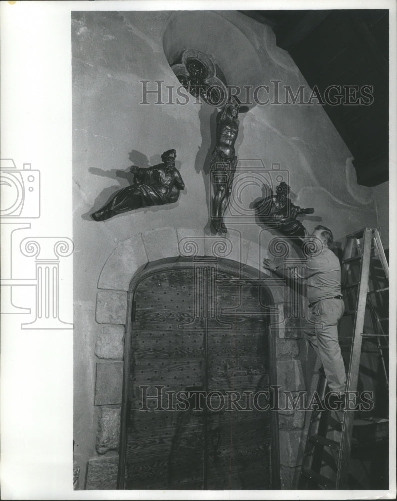 1967 Press Photo Marquette University Chapel, 16th century carvings, Wisconsin.