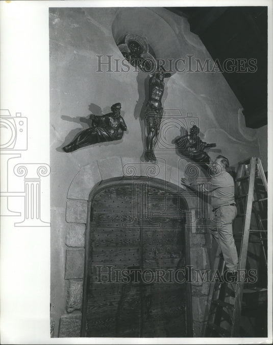 1967 Press Photo Marquette University Chapel, 16th century carvings, Wisconsin.