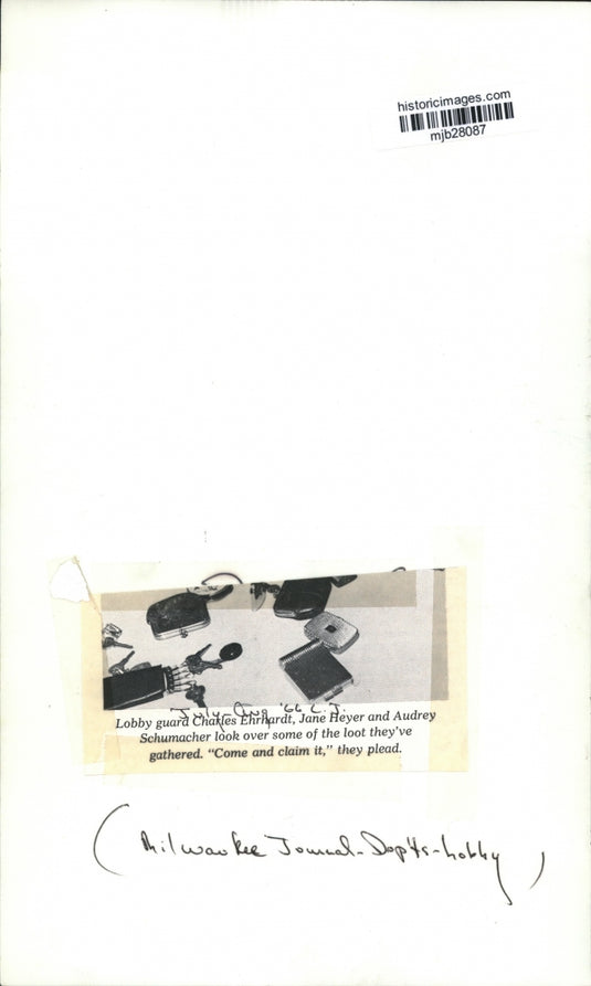 1966 Press Photo Charles Ehrhardt, Jane Heyer, Audrey Schumacher with "Loot"