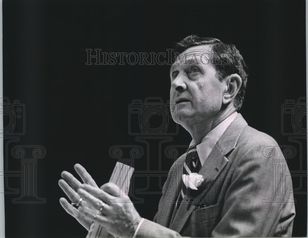 1983 Press Photo Hank Raymonds, Marquette University basketball coach, Milwaukee- Historic Images