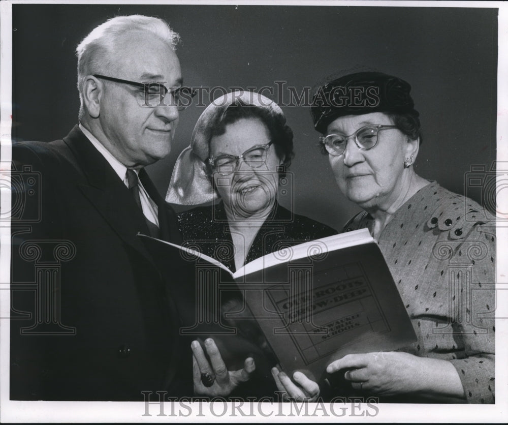 1957 Press Photo Charter members of a parent-teacher association meet- Historic Images