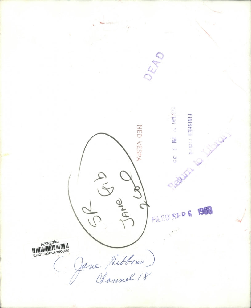 1968 Press Photo Jane Gibbons of Channel 18 at a Desk with Co-Worker - mjb28624