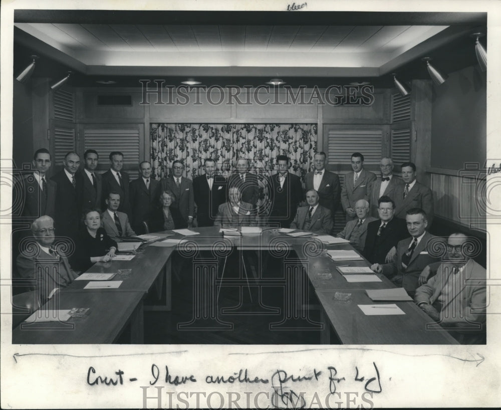 1951 Press Photo The Milwaukee Journal Board of Directors Sans Elwyn Evans Jr.- Historic Images