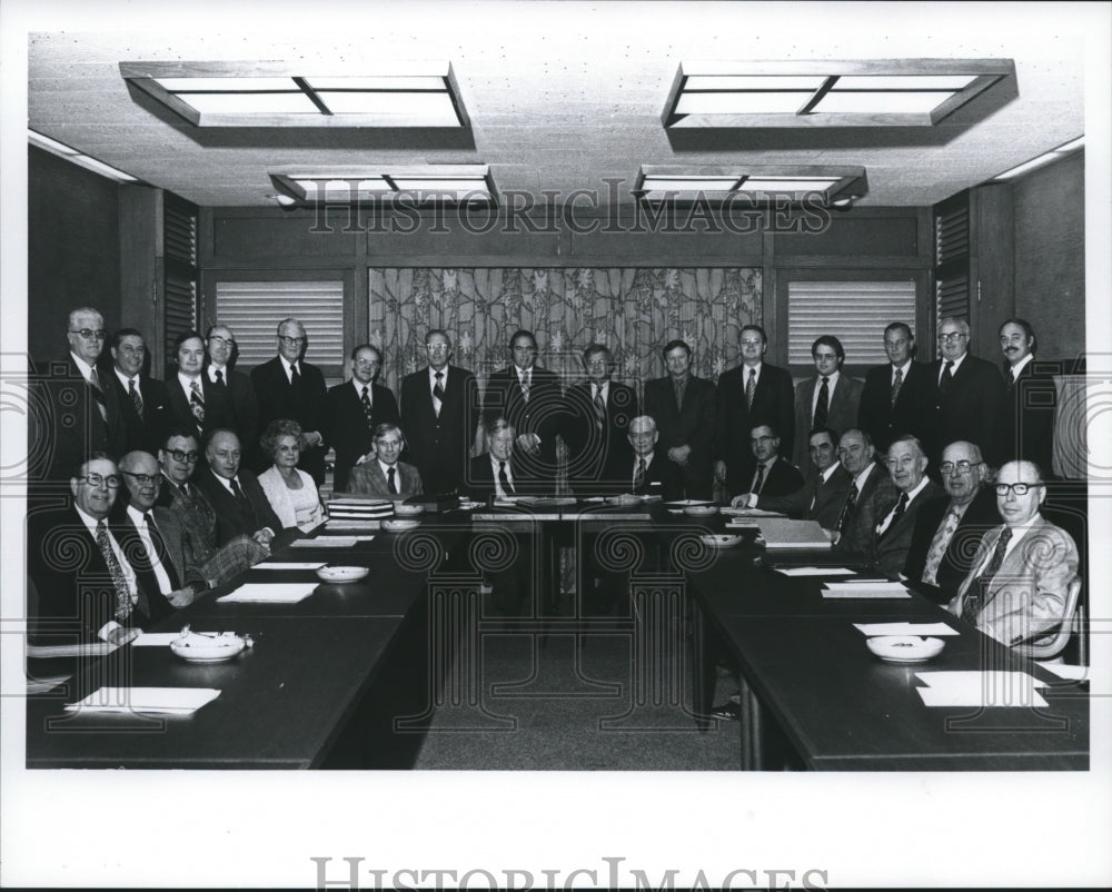 1975 Press Photo Milwaukee Journal Board of Directors, Milwaukee, Wisconsin