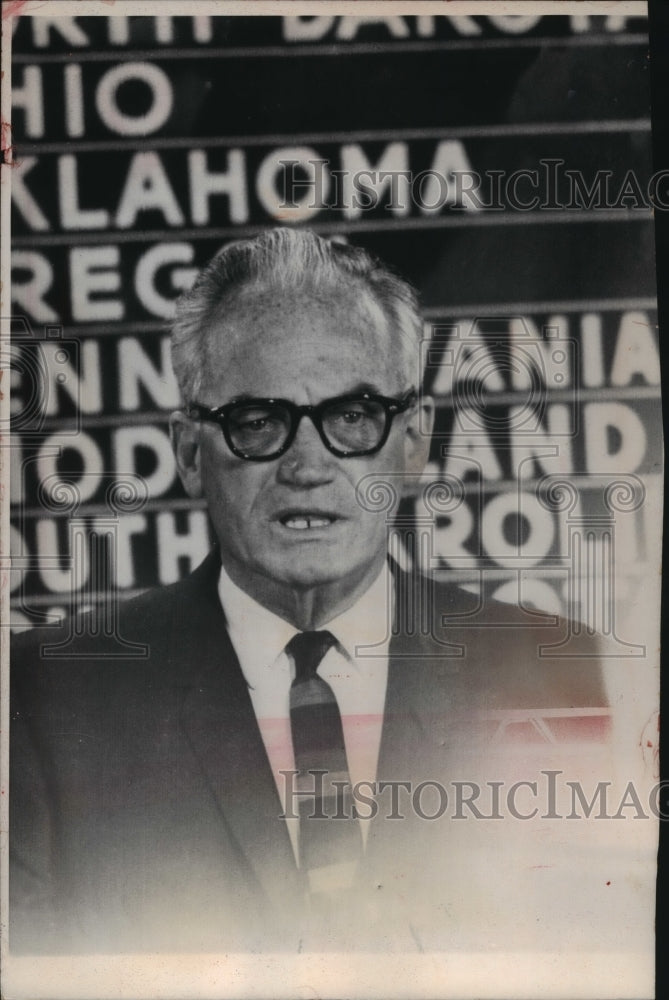 1964 Press Photo Senator Barry Goldwater at Phoenix, Arizona Headquarters- Historic Images