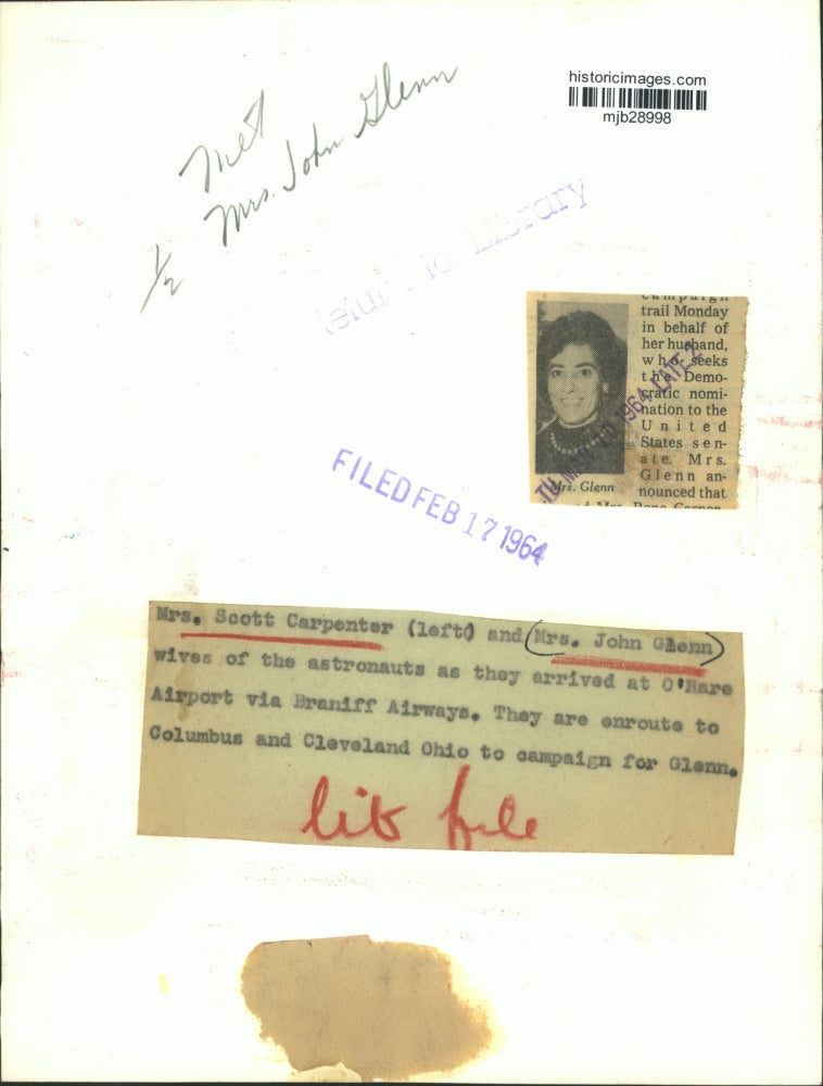 1964 Press Photo Mrs. Scott Carpenter and Mrs. John Glenn at O'Hare Airport