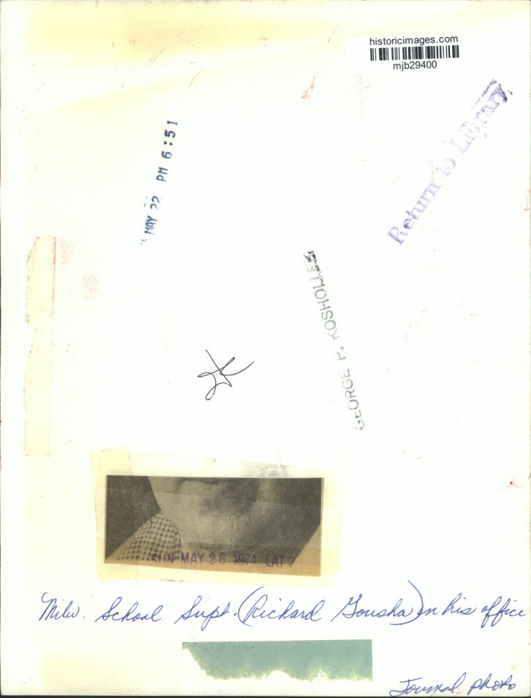 1974 Press Photo Richard Gousha, school superintendent in his office, Milwaukee.