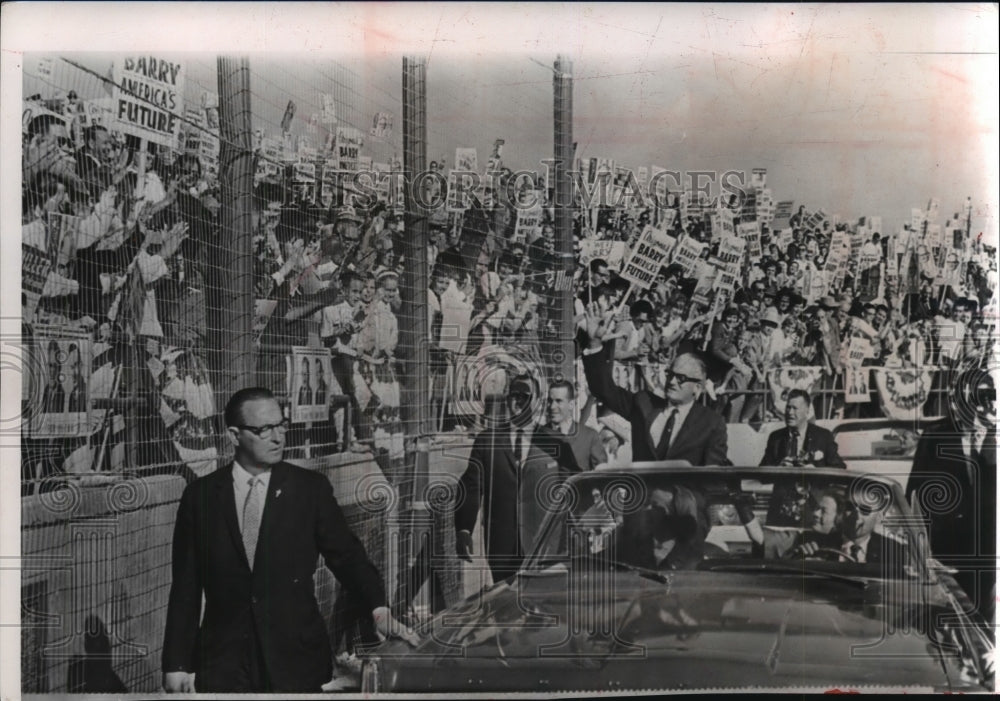 1964 Press Photo Senator Barry Goldwater at Municipal Stadium, Phoenix, Arizona
