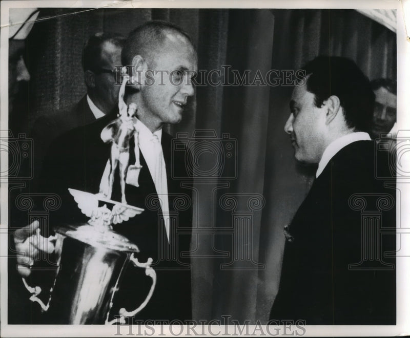 Load image into Gallery viewer, 1962 Press Photo Astronauts, John Glenn, Jose Jimenez, Space meeting, Seattle.
