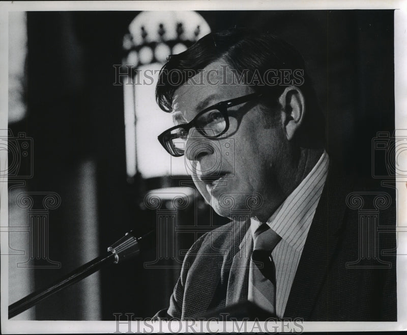 Load image into Gallery viewer, 1970 Press Photo Herbert A. Goetsch, Commissioner of Public Works, Milwaukee
