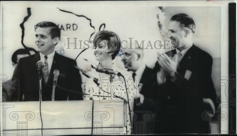 Load image into Gallery viewer, 1967 Press Photo Governor James Goetz delivers keynote address at convention
