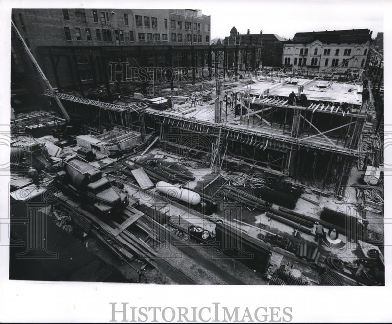 Load image into Gallery viewer, 1961 Press Photo Milwaukee Journal building construction, Milwaukee, Wisconsin
