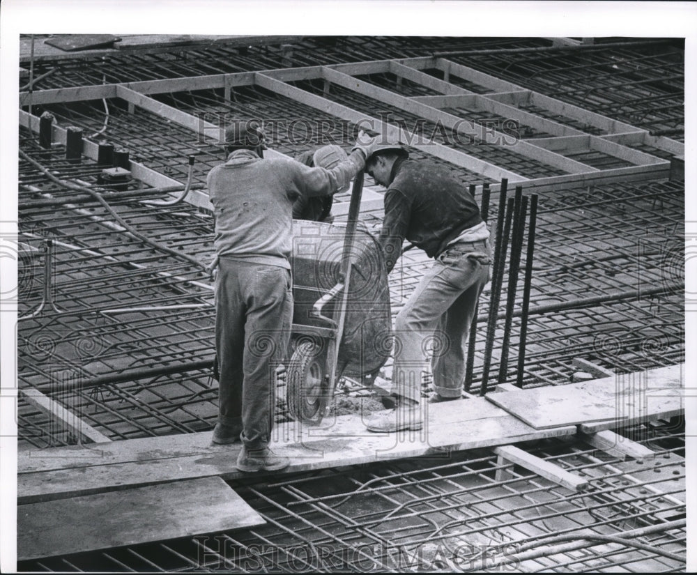 1961 Press Photo New addition of Milwaukee Journal- Historic Images