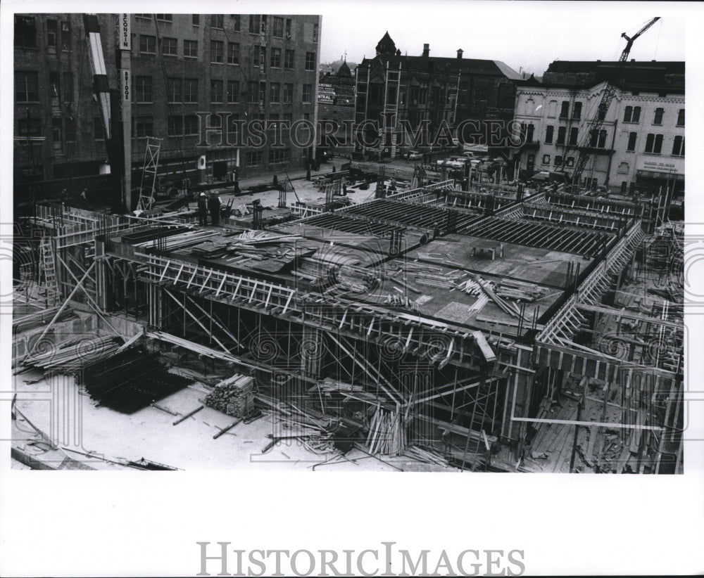 1961 Press Photo Milwaukee Journal building construction, Milwaukee, Wisconsin - Historic Images