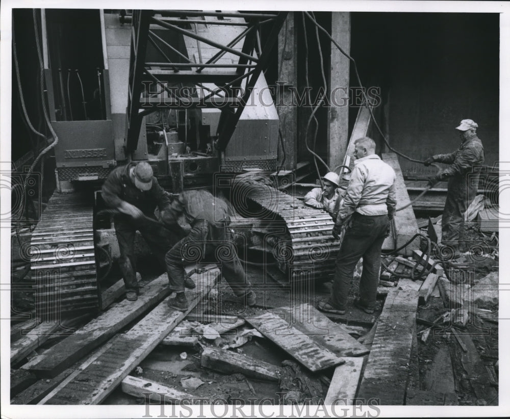 1961 Press Photo Milwaukee Journal building construction, Milwaukee, Wisconsin- Historic Images