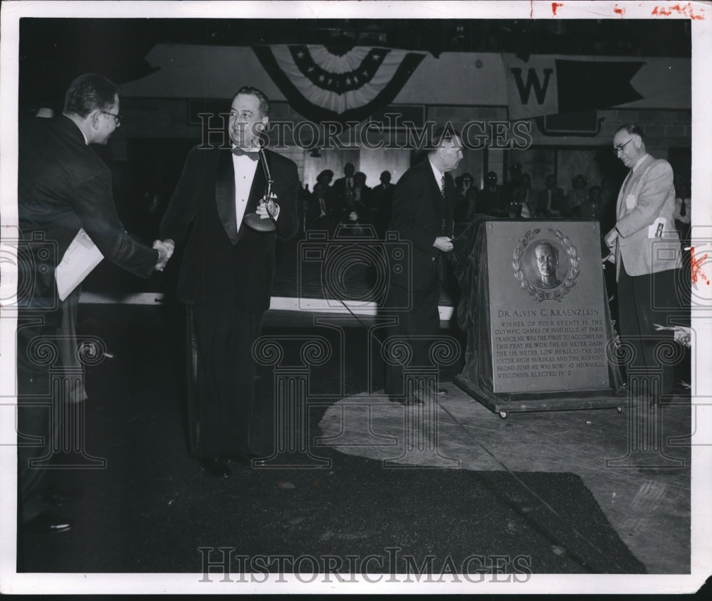1954 Press Photo Ollie Kuechle, director of The Milwaukee Journal track games- Historic Images