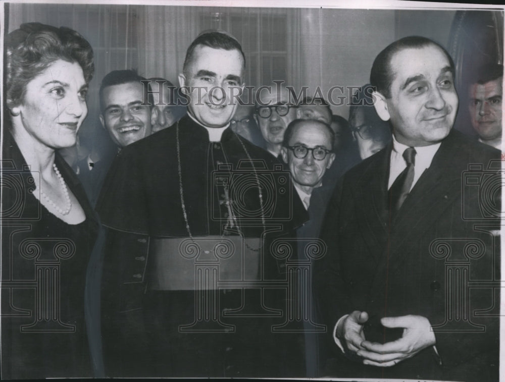 1954 Press Photo Mendes-France, His Wife &amp; Archbishop Maurice Roy in Quebec- Historic Images