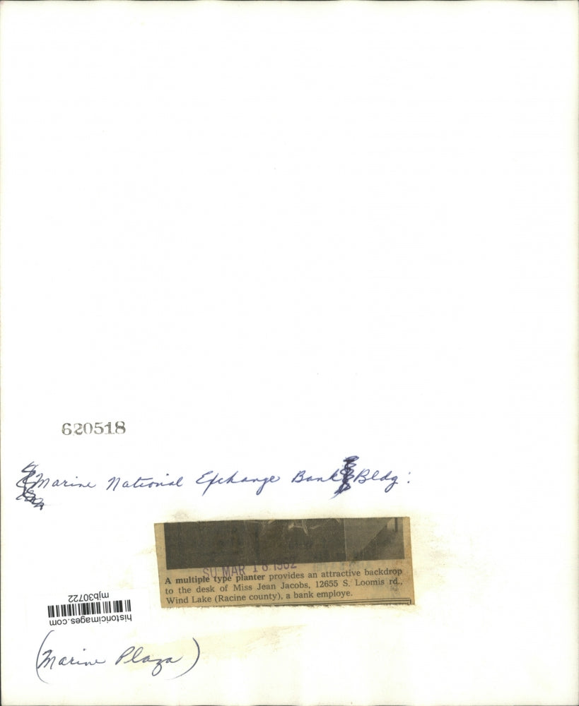 1962 Press Photo Jean Jacobs , Marine National Exchange Bank Building Office