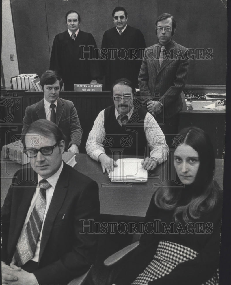 Load image into Gallery viewer, 1973 Press Photo The who of Juvenile Justice, Court officers, Milwaukee County
