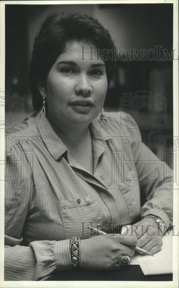 1982 Press Photo Carol Marquez-Baines, Head of Indian Health Center, Milwaukee- Historic Images