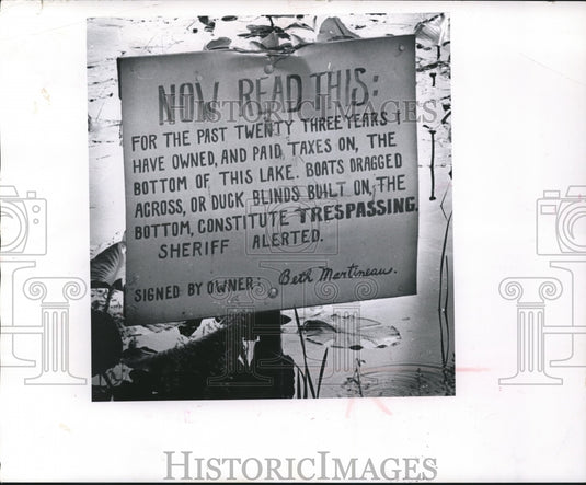 1964 Press Photo Mrs. Martineau's Signs Warn People to Stay Away From Pond- Historic Images