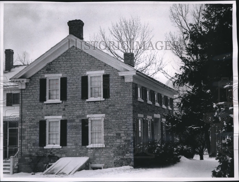 1965 Press Photo Outside view of the Davidson House; Menomonee Falls, Wisconsin- Historic Images