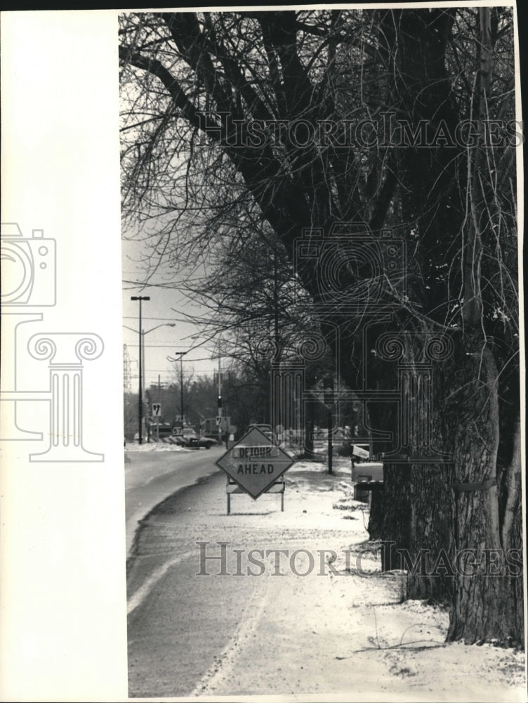 1987 Press Photo Effects of new construction in Mequon, Wisconsin- Historic Images