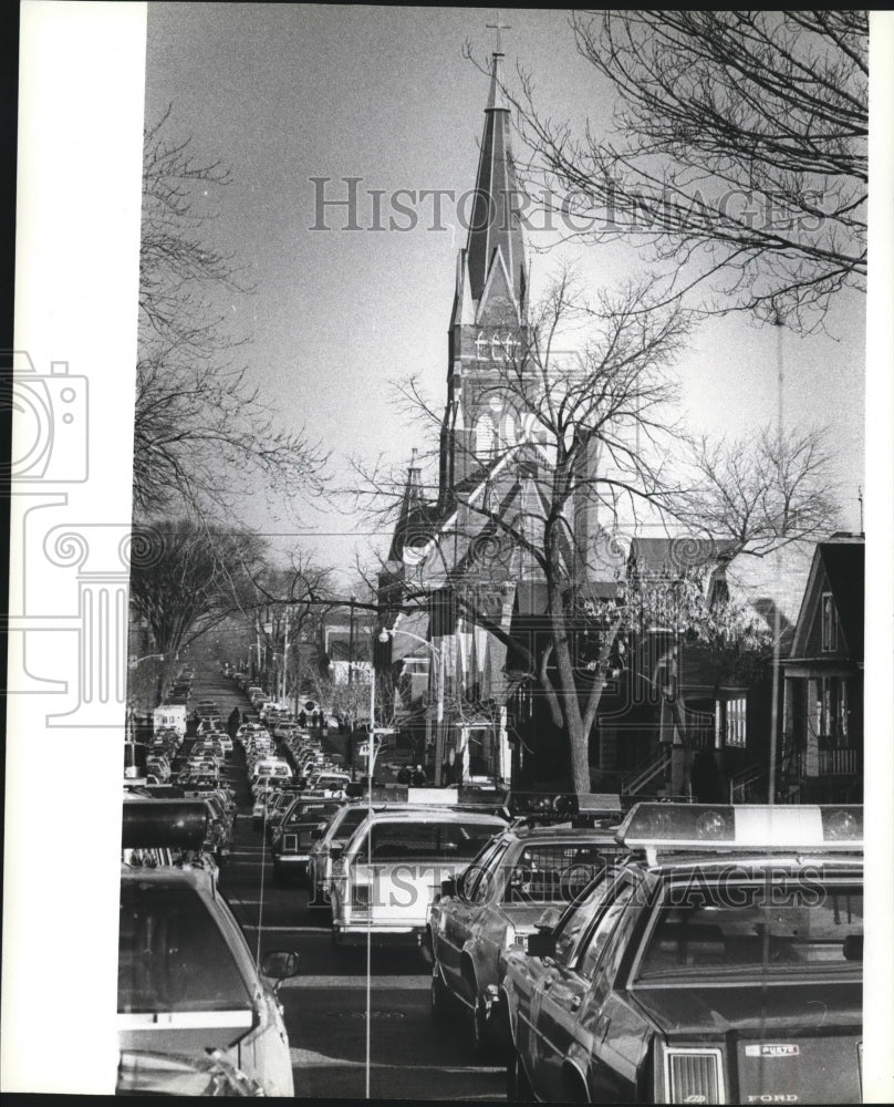 1981 Press Photo Funeral service for Officer Charles Mehlberg, Wisconsin- Historic Images