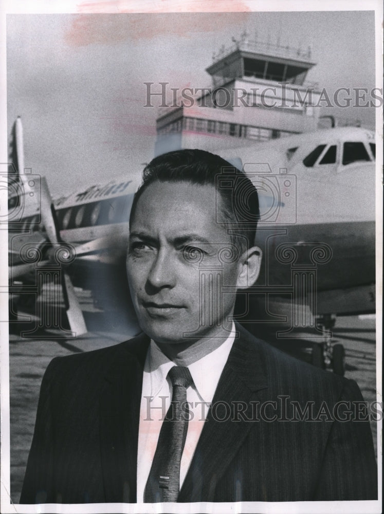 1960 Press Photo Stewart D. Mast, Director of County Airports in Milwaukee- Historic Images